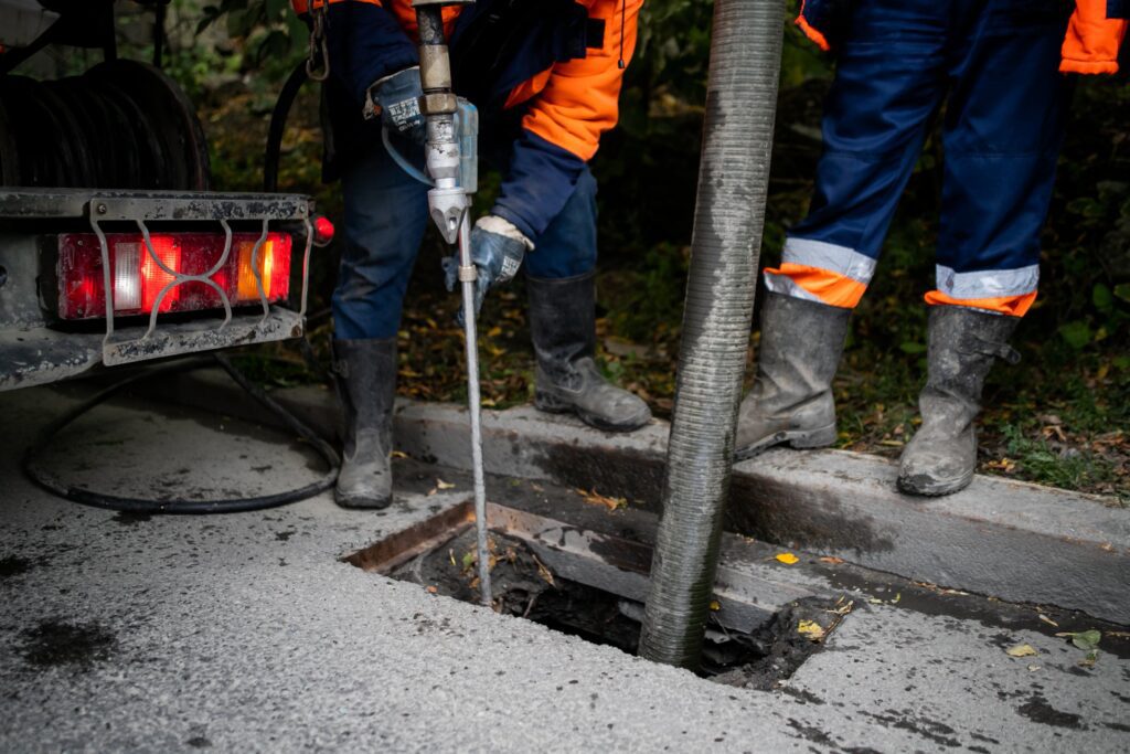 Link Resources Operate a drain cleaning system training worker using drain cleaning equipment in street manhole